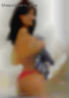 Open for girls play with singles and couples in Paris.